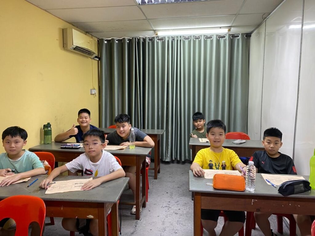 Primary classroom with students focused on English lesson